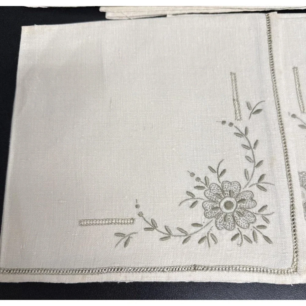 Vtg Embroidered Linen Cloth Table Napkins 16